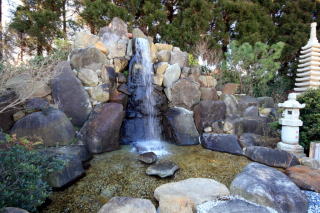 不動の滝と日本庭園